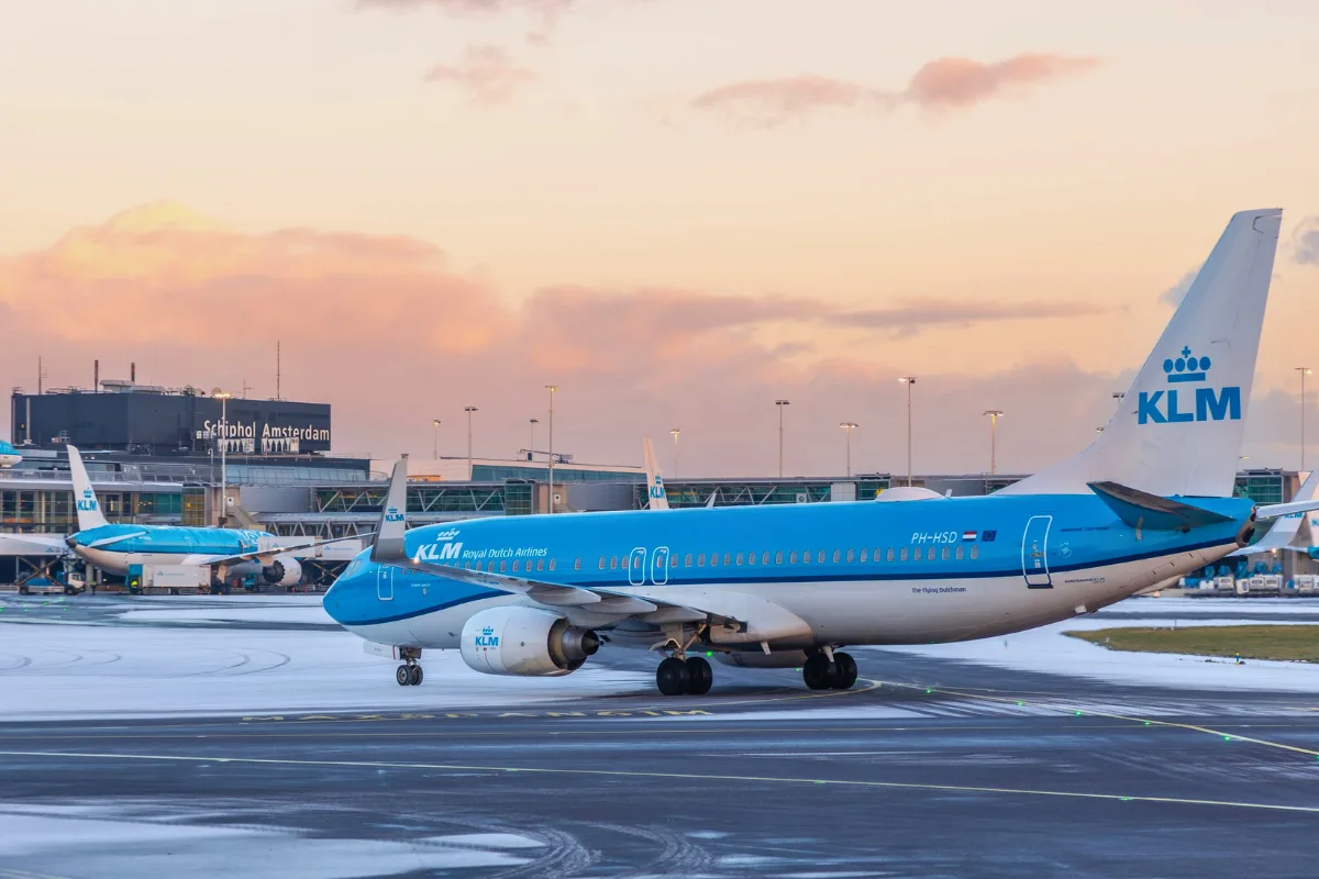 هولندا: إلغاء مئات الرحلات الجوية بسبب الثلوج