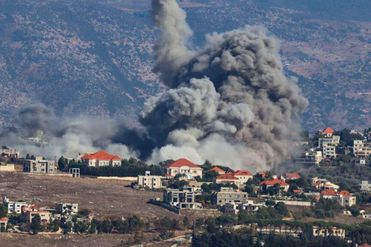 إسرائيل تعلن استهداف مواقع لحزب الله في جنوب لبنان