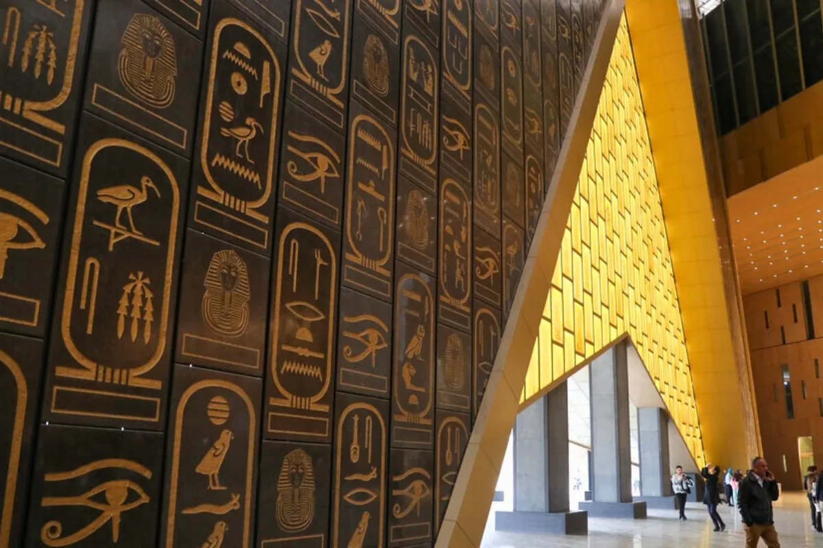 إلغاء المساواة في رسوم زيارة المتاحف بين السائح العربي والمصري