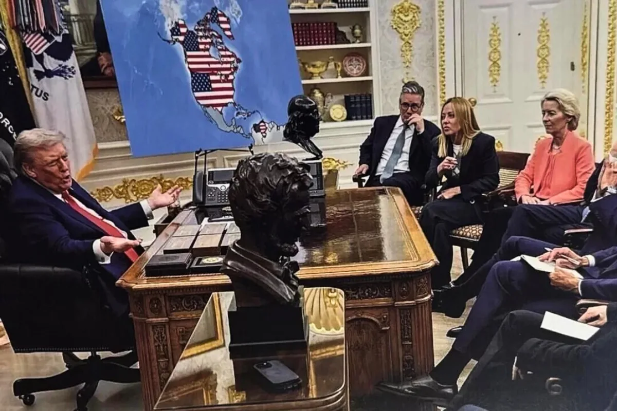 ترامب يعرض خرائط لكندا وغرينلاند وفنزويلا ملوّنة بالعلم الأميركي