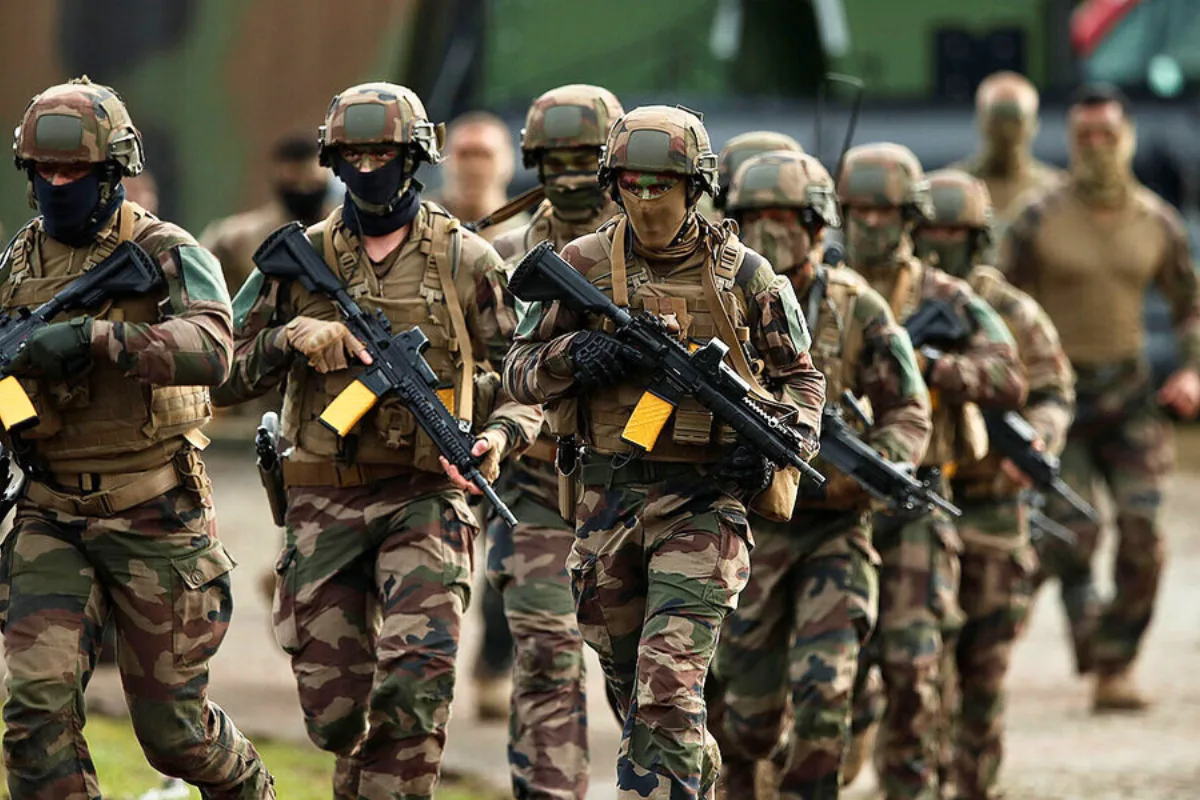 فرنسا تعلن فتح باب التطوّع لخدمة عسكرية بنظام جديد