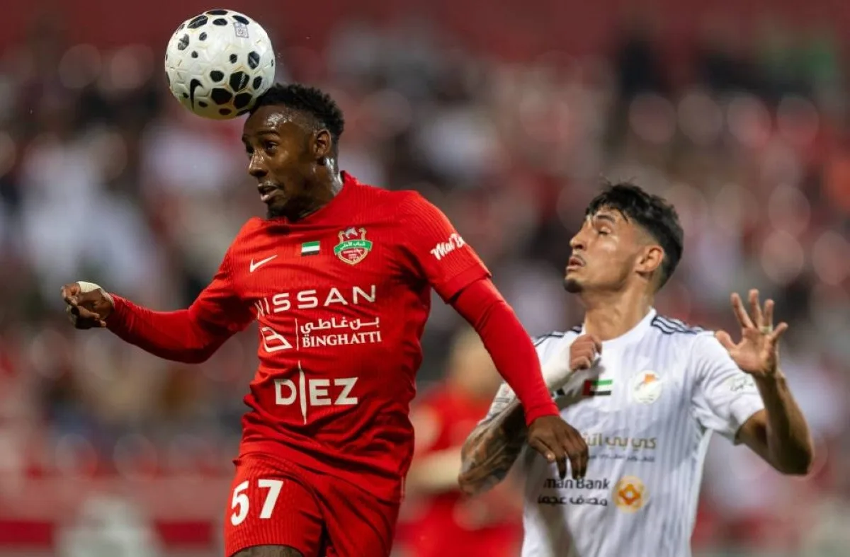 فوز مهم لشباب الأهلي على عجمان يشعل به صراع الصدارة