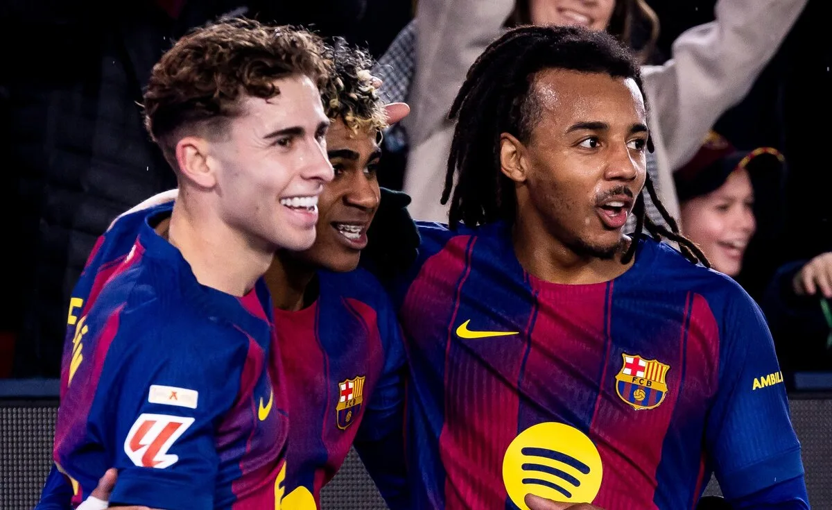 برشلونة يعود للصدراة بثلاثية نظيفة ضد أوفييدو