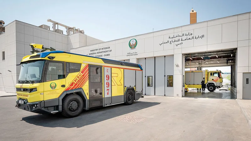 الدفاع المدني بدبي يسيطر على حريق في ورشة عمل بمنطقة دبي ساوث