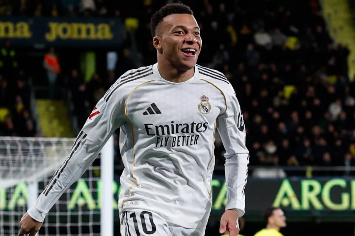 مبابي يطالب بالتحقيق وإيقاف بريستياني على خلفية إهانة عنصرية