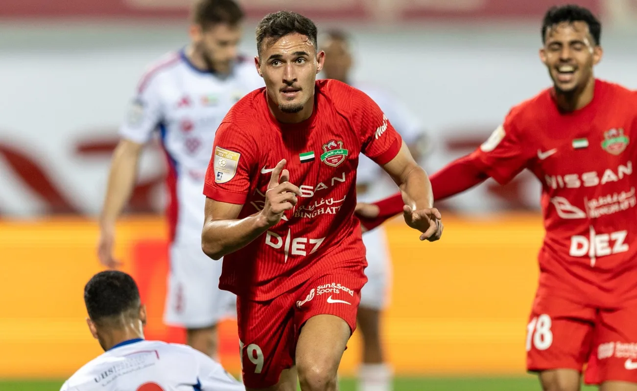 شباب الأهلي يفوز على الشارقة في دوري أدنوك للمحترفين