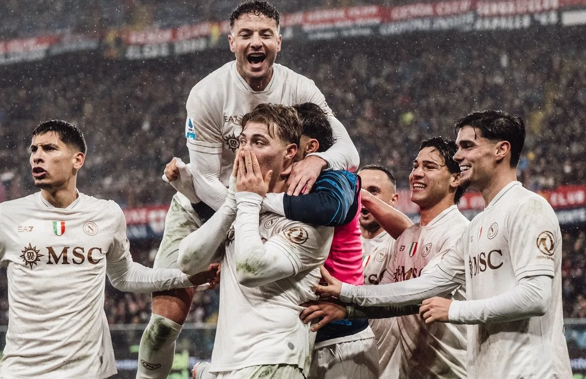 ركلة جزاء في الوقت القاتل تقود نابولي للفوز على جنوة بثلاثية مقابل هدفين