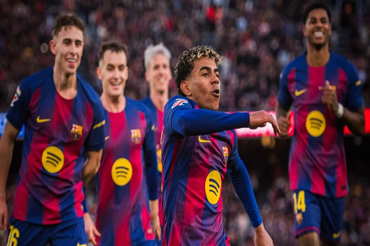 برشلونة يكتسح مايوركا بثلاثية في ليلة تألق ليفاندوفسكي ويامال