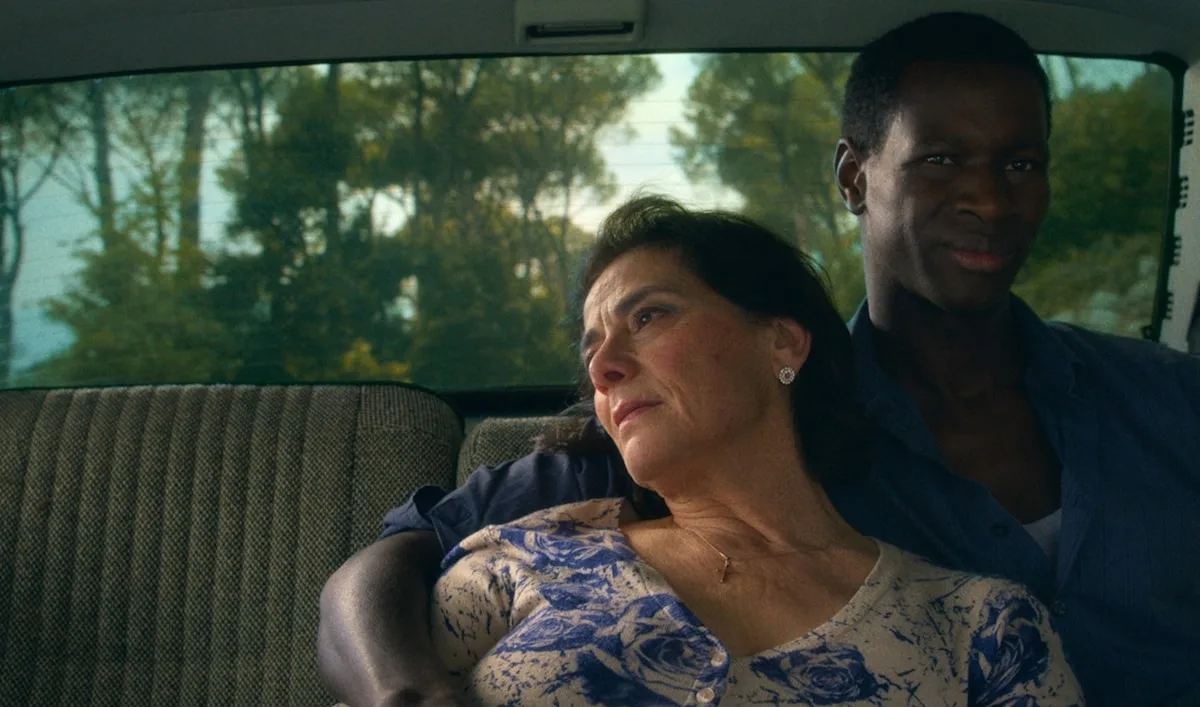 «لِمَن يَجرؤ»… حين يصبح الحب فعل مقاومة في بيروت على حافة الانهيار