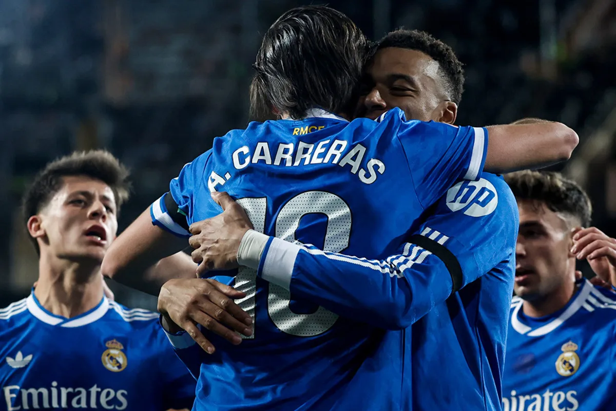 ريال مدريد يهزم فالنسيا بثنائية نظيفة ويواصل مطاردة برشلونة على الصدارة