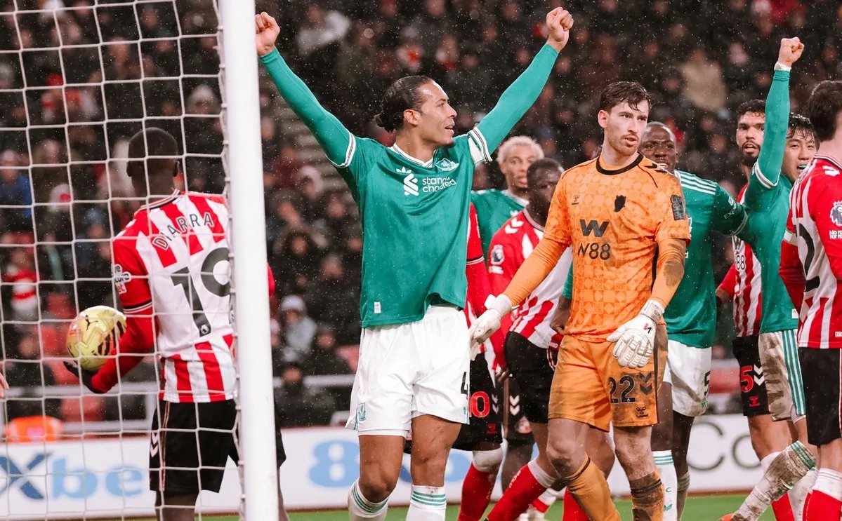 ليفربول يتغلب على سندرلاند في الدوري الإنجليزي