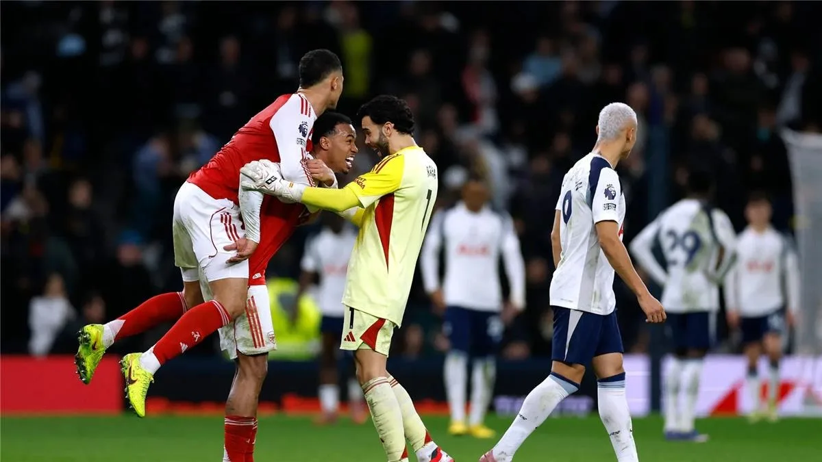 أرسنال يقسو على توتنهام 4-1 في ديربي شمال لندن