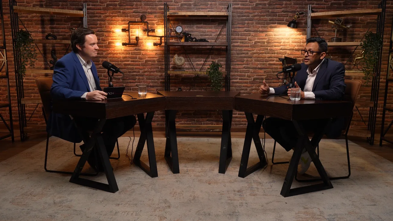 ما بعد الخوارزميات: لماذا يظل “العنصر البشري” هو مستقبل التسويق بالذكاء الاصطناعي