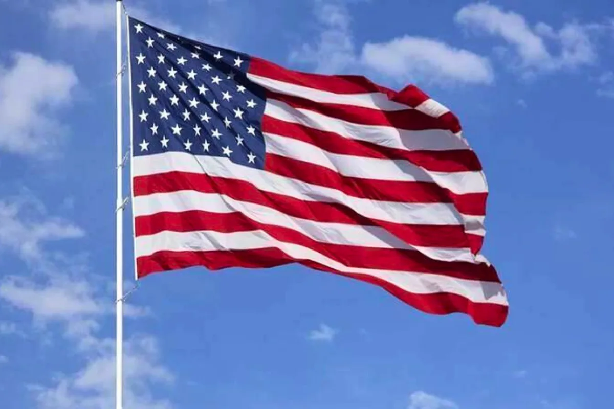 واشنطن تحث مواطنيها على مغادرة الأراضي الإيرانية