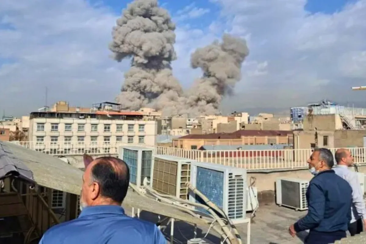 رويترز: مقتل وزير الدفاع الإيراني وقائد الحرس الثوري في الضربات الإسرائيلية