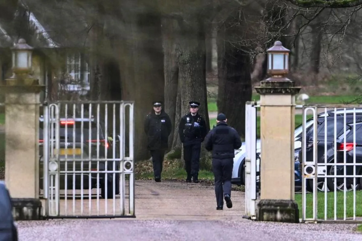 تفتيش منزل ويندسور السابق لليوم الثاني بعد إطلاق سراحه
