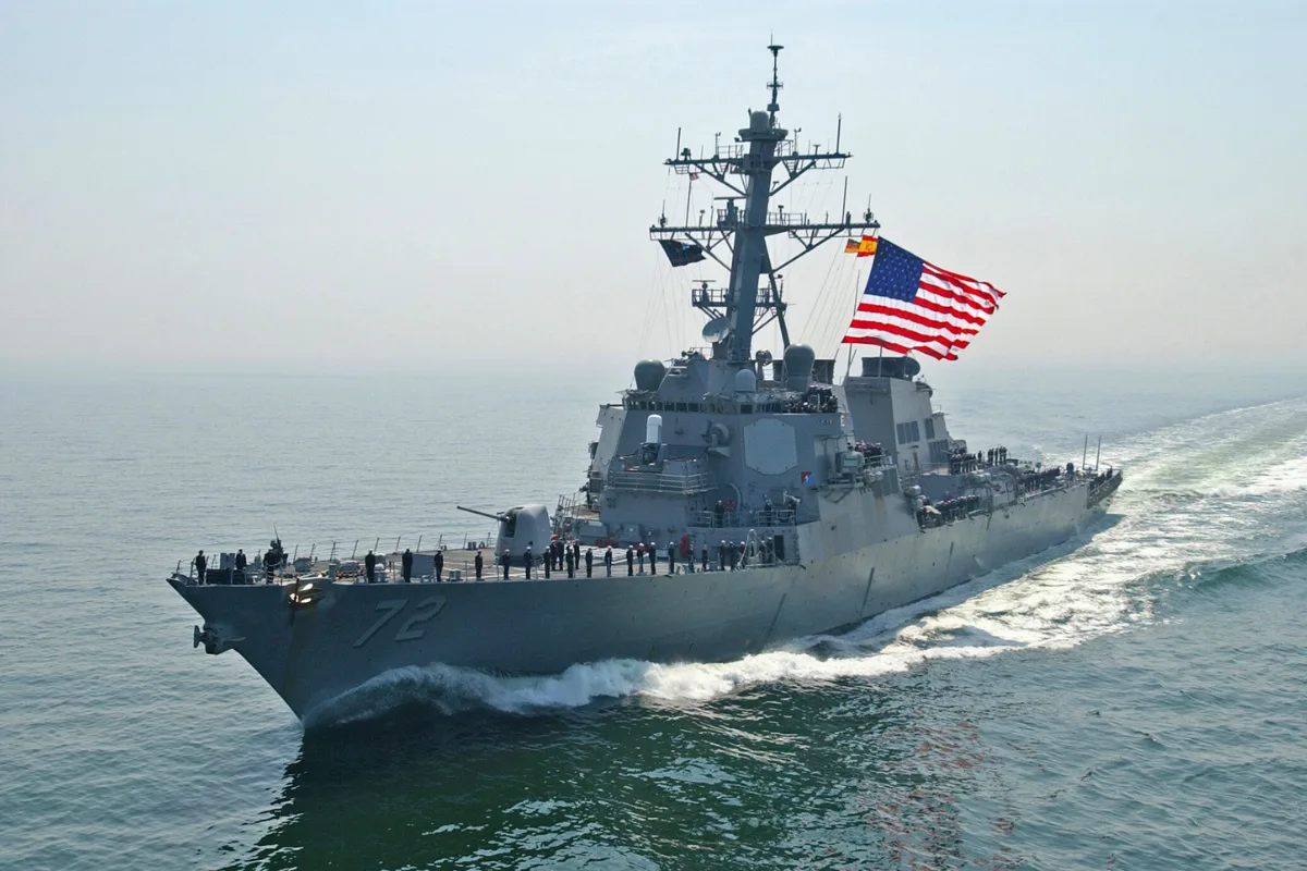 مدمرة أميركية تدخل مياه المتوسط