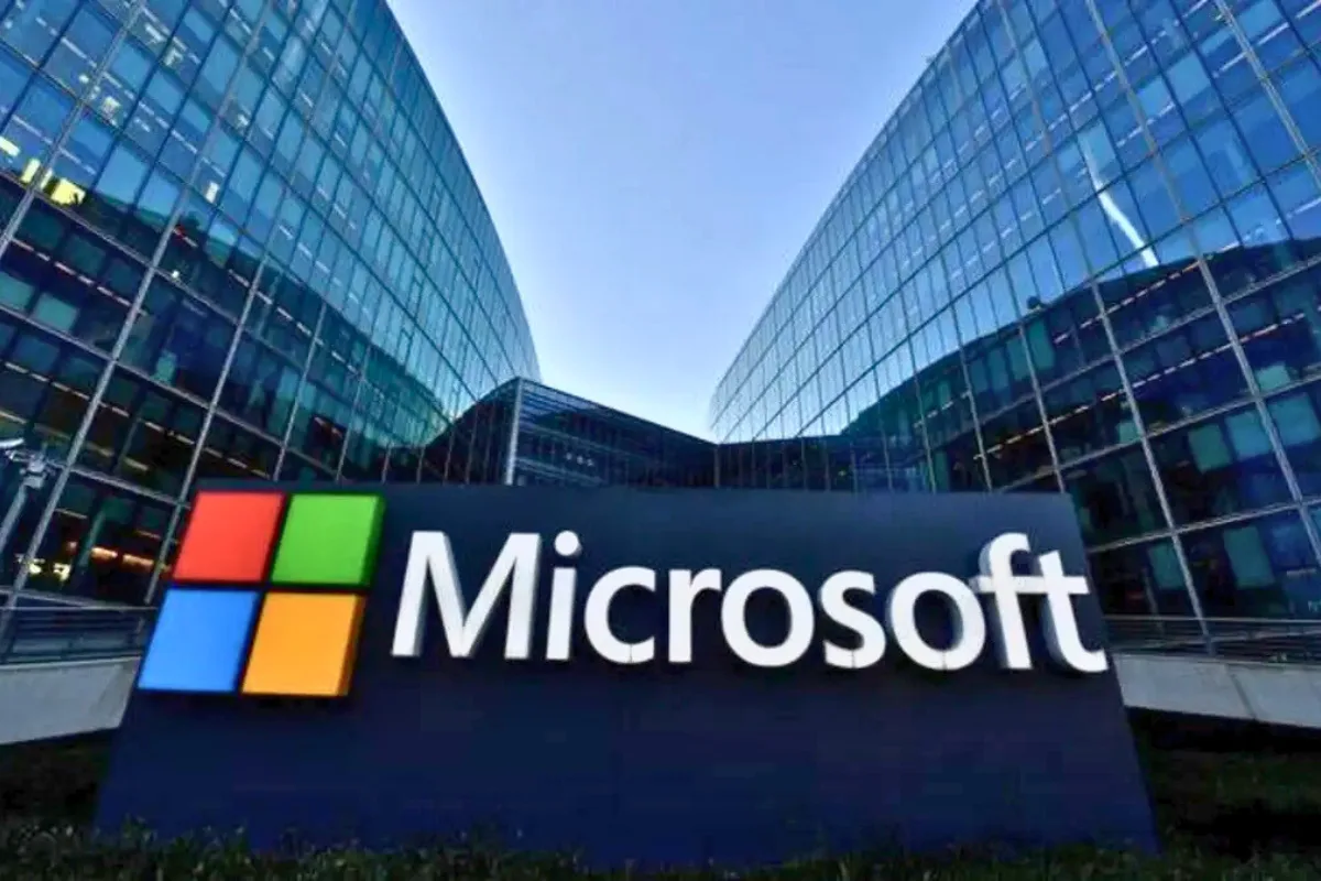 مايكروسوفت تكشف عن تقنية جديدة لتخزين البيانات على الزجاج