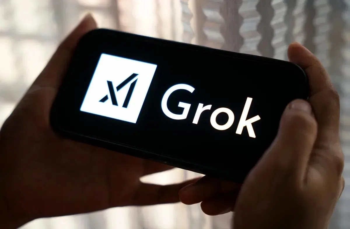 روبوت الدردشة جروك في واجهة التطبيق