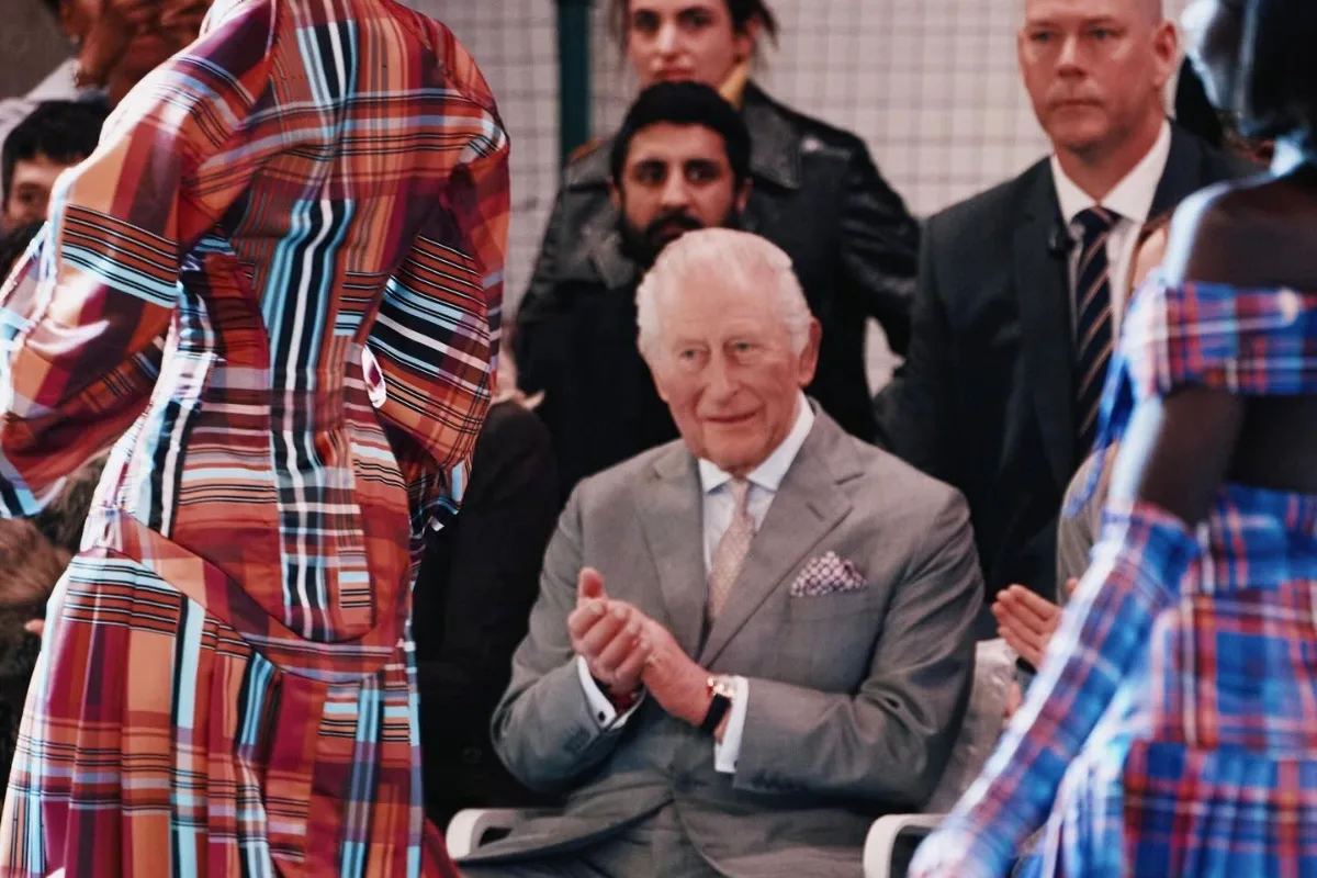 الملك تشارلز الثالث في الصف الأول في أسبوع لندن للموضة 2026