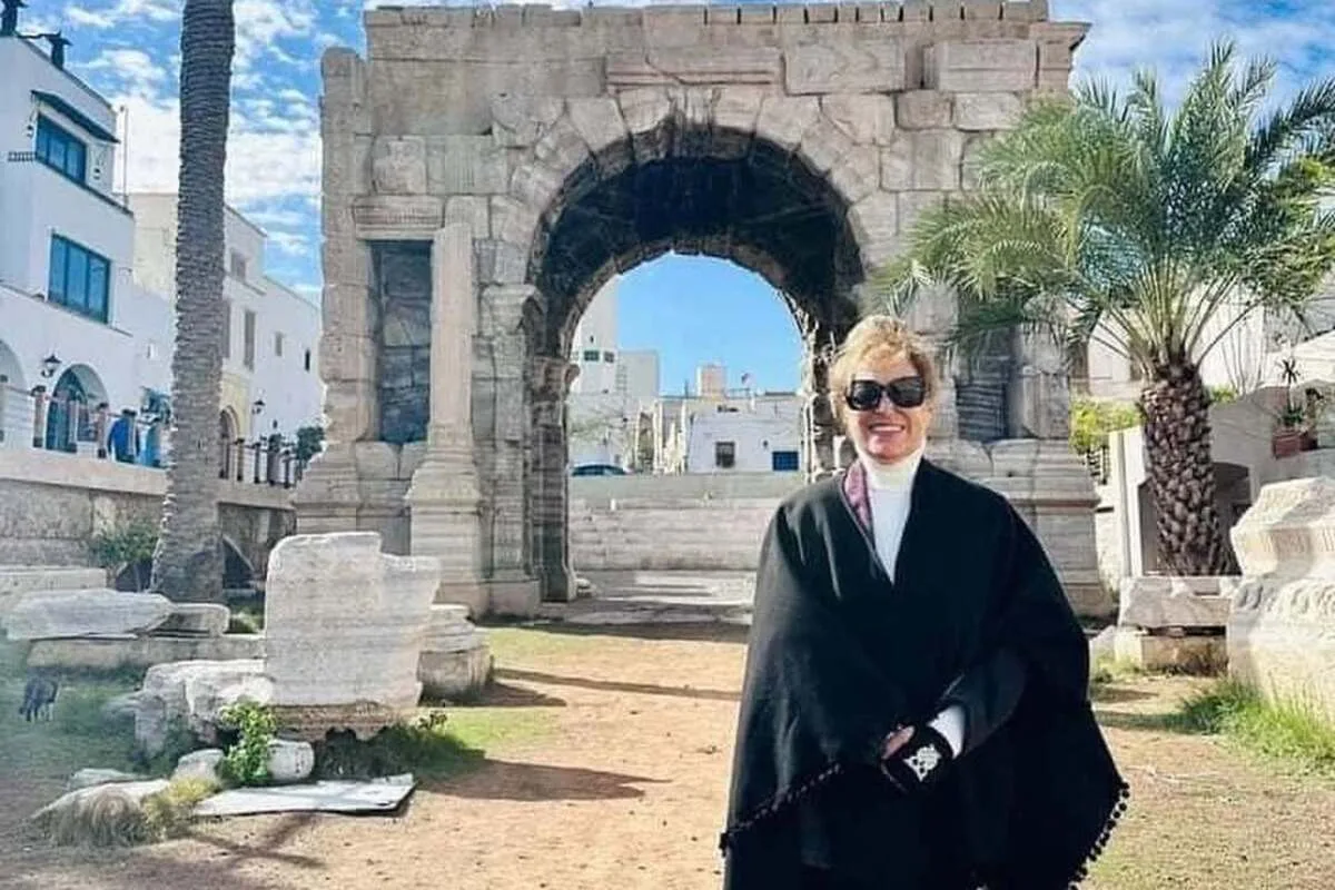 منى واصف تكسر القالب الدرامي… وتخوض أولى تجاربها الغنائية في “مولانا”