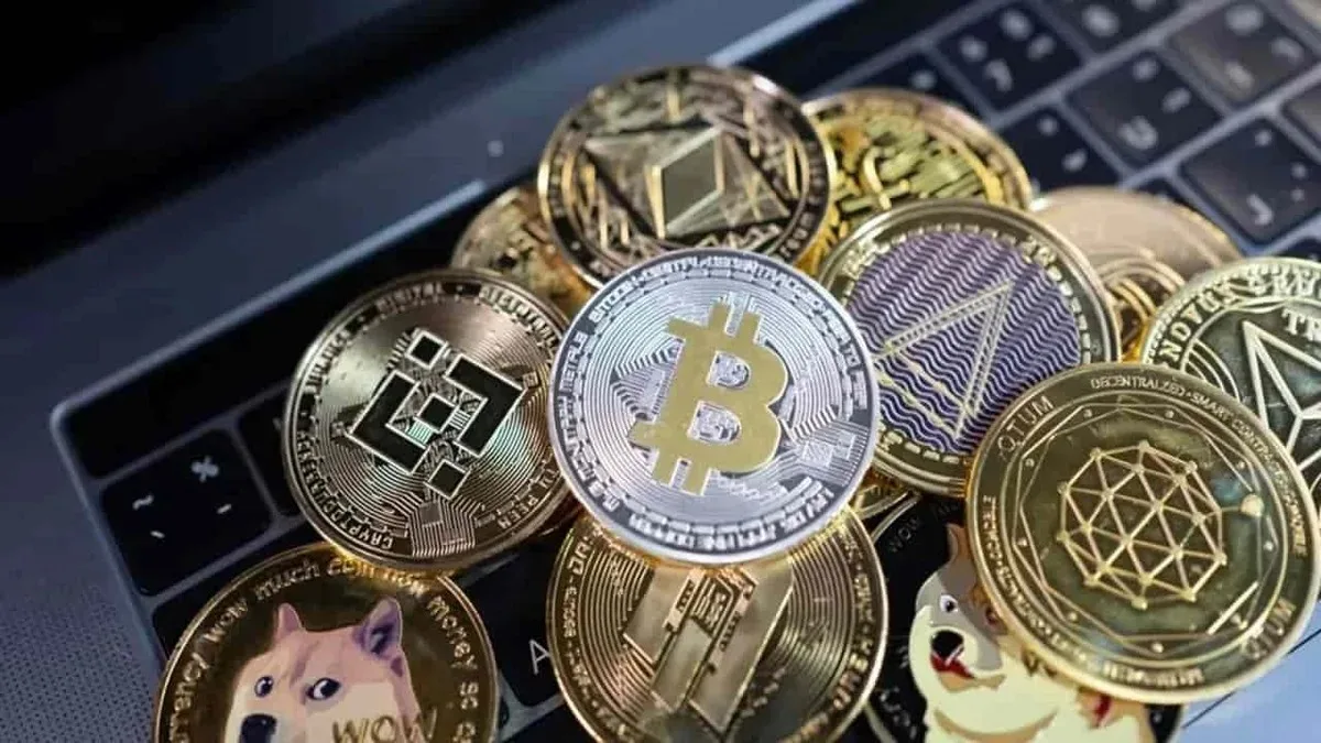 انخفاض سعر البيتكوين إلى ما دون 73 ألف دولار في تراجع حاد للأسواق الرقمية