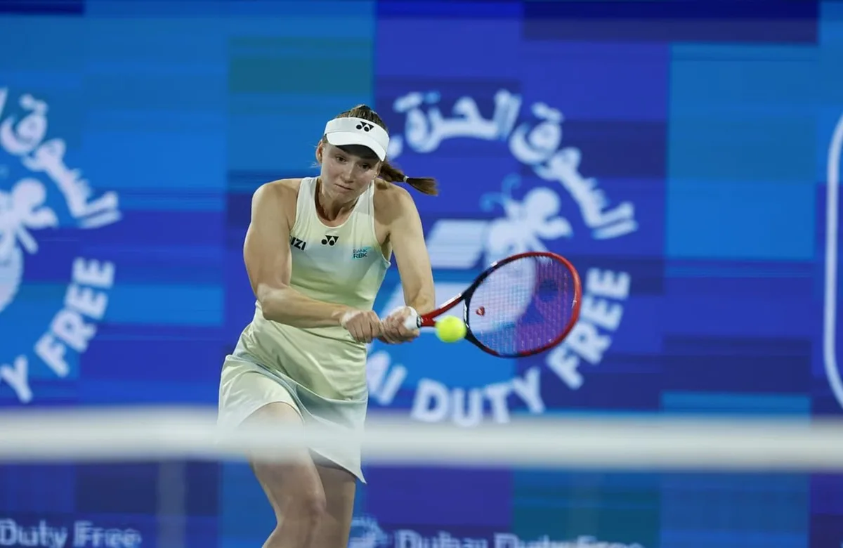 تأهل ريباكينا وجوف وبيغولا إلى الدور ثمن النهائي في بطولة سوق دبي الحرة