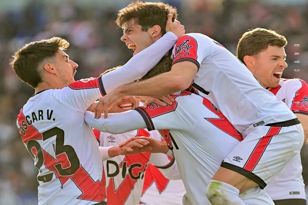 رايو فايكانو يكتسح أتلتيكو مدريد بثلاثة أهداف نظيفة