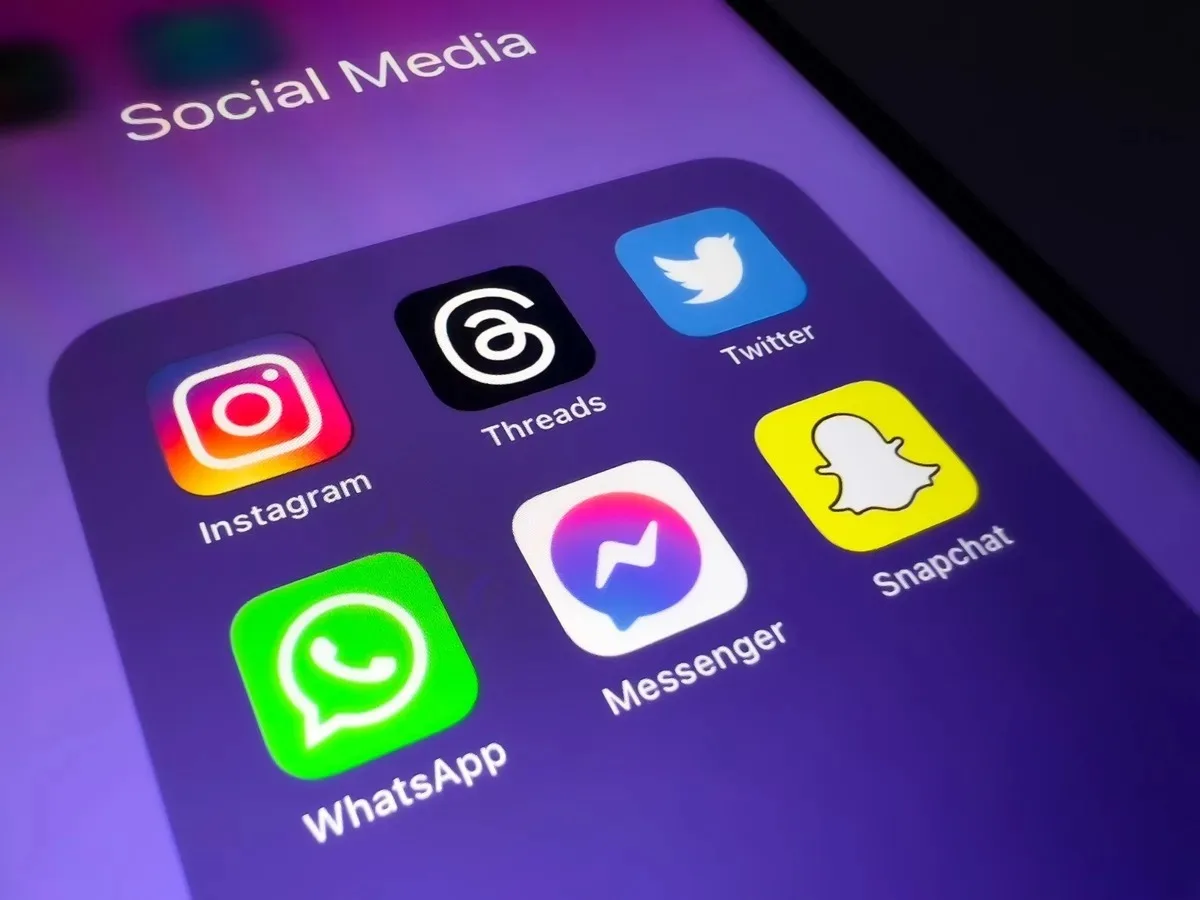 التشيك تقترح حظر استخدام مواقع التواصل للصغار تحت 15 سنة