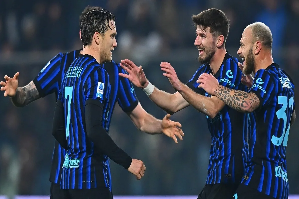 لاوتارو وزيلينسكي يقودان إنتر ميلان للانفراد بصدارة الكالتشيو