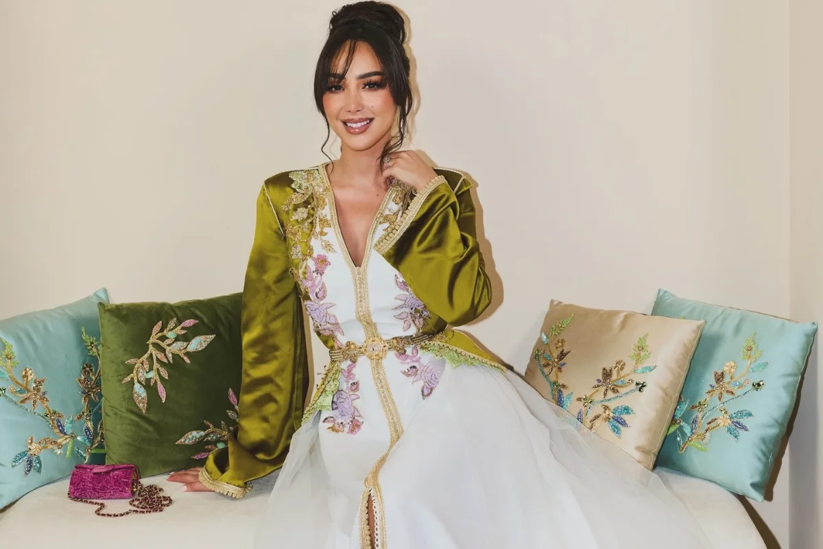 قفاطين وعبايات النجمات في رمضان 2026 بين الفخامة والاحتشام