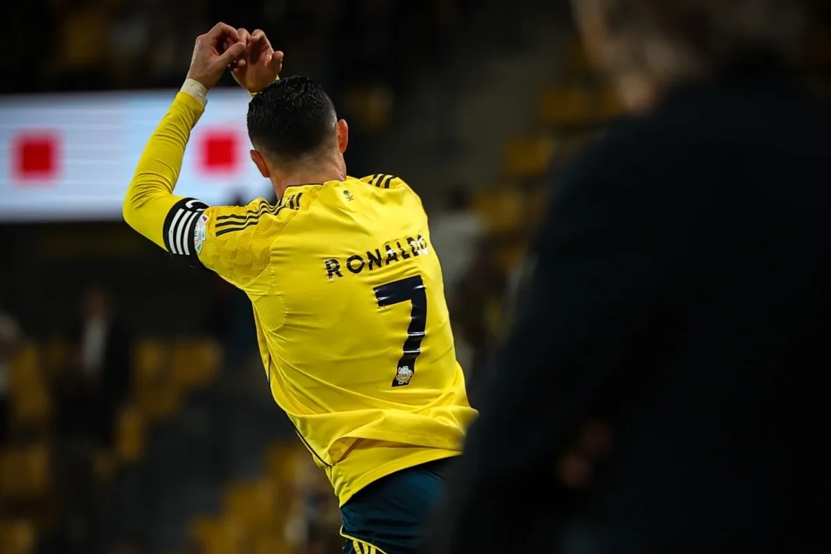 كريستيانو رونالدو يقود النصر للفوز 4-0 على الحزم ويخطف الصدارة