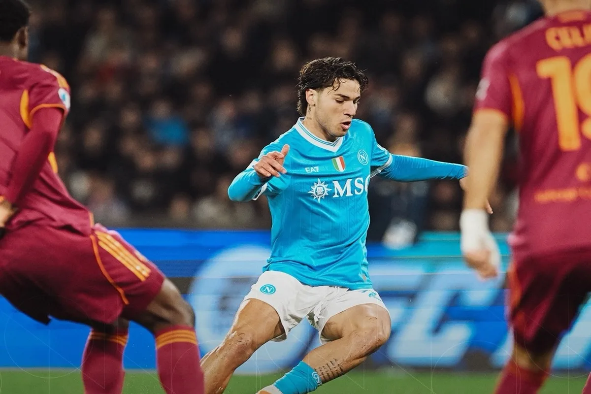 تعادل مثير 2-2 بين نابولي وروما في الجولة الخامسة والعشرين من الدوري الإيطالي