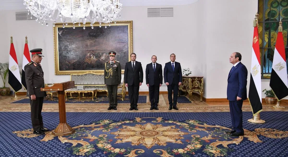 السيسي يُكلف أشرف زاهر بقيادة وزارة الدفاع والإنتاج الحربي