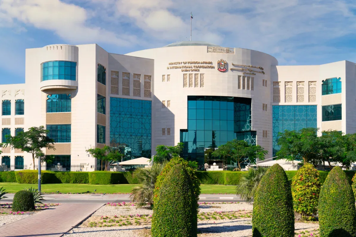 الإمارات تدين الهجمات الإيرانية بالصواريخ والمسيّرات على الكويت