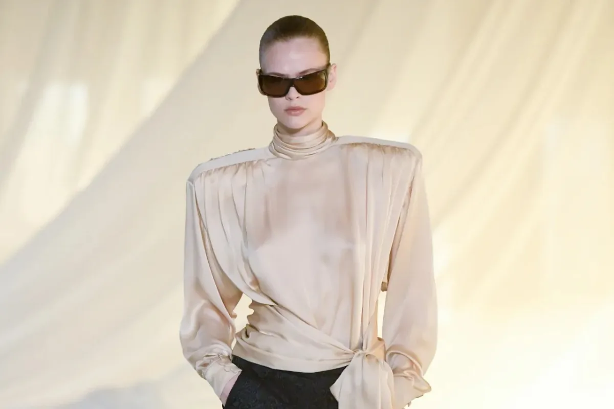 بالمان خريف 2026 أكتاف مصقولة وخصر منحوت