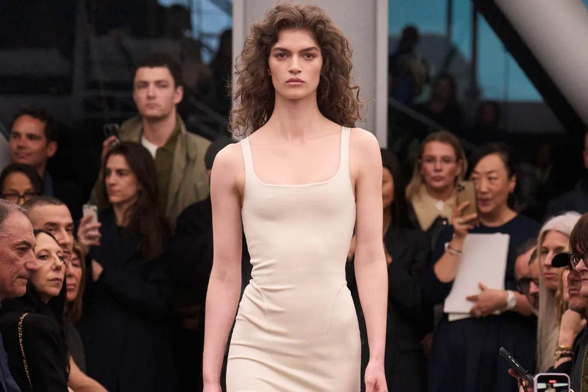 بيتر مولييه يكتب الفصل الأخير مع علايا خريف 2026