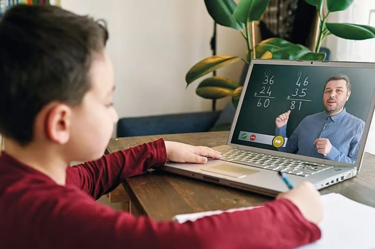 دبي تمدد «التعليم عن بُعد» حتى 3 أبريل حفاظًا على سلامة الطلبة