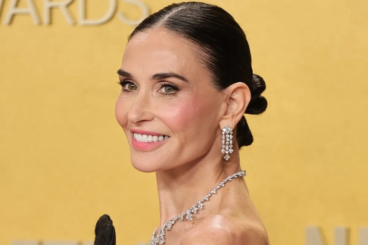 صيحات الشعر والمكياج للنجمات على السجادة الحمراء