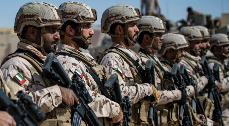 الإمارات تعلن اعتراض 7 صواريخ باليستية و27 طائرة مسيّرة