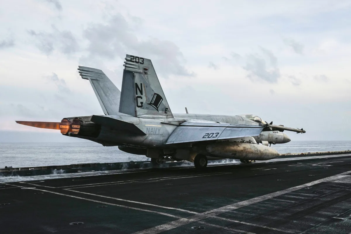 سنتكوم توجه رسالة إلى جنود بحرية “الحرس الثوري”