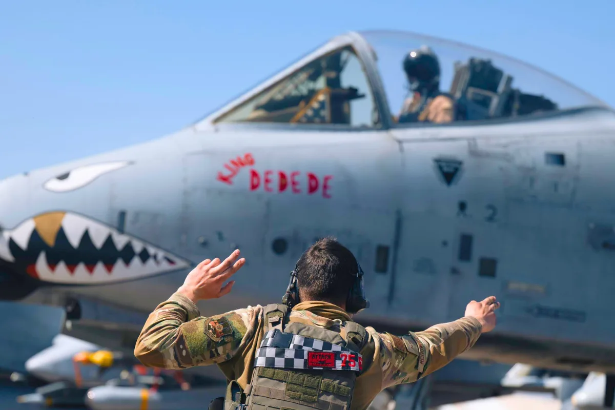 ترامب يدرس نشر 10 آلاف جندي في ظل التصعيد مع إيران