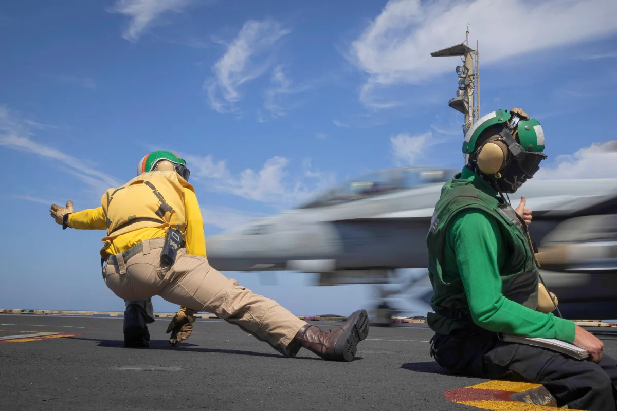 “سنتكوم”: نواصل استهداف مواقع عسكرية في إيران بدقة