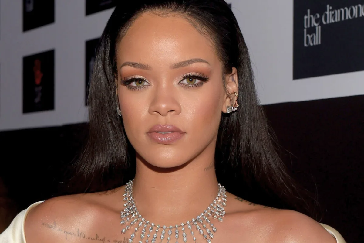 إطلاق نار يستهدف منزل ريهانا في بيفرلي هيلز