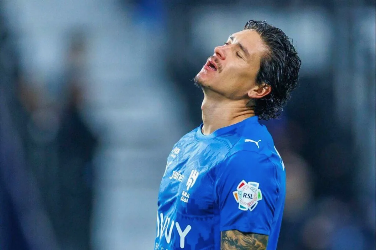 نجم الهلال داروين نونيز يحسم قرار الرحيل