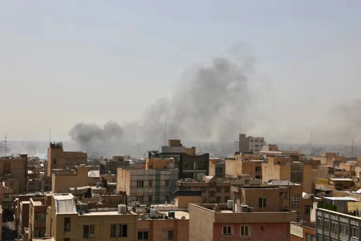 غارات إسرائيلية تستهدف وسط إيران والضاحية الجنوبية في لبنان