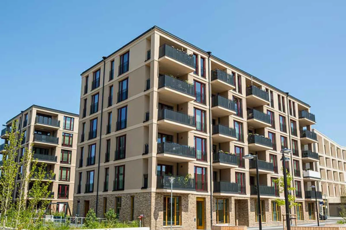 السكن المشترك في دبي.. كيف تسكن بذكاء وضمن القانون في 2026؟