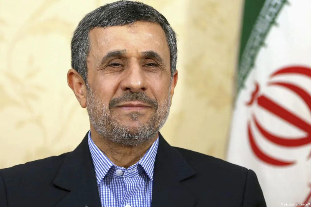 مقتل الرئيس الإيراني الأسبق أحمدي نجاد بهجوم صاروخي