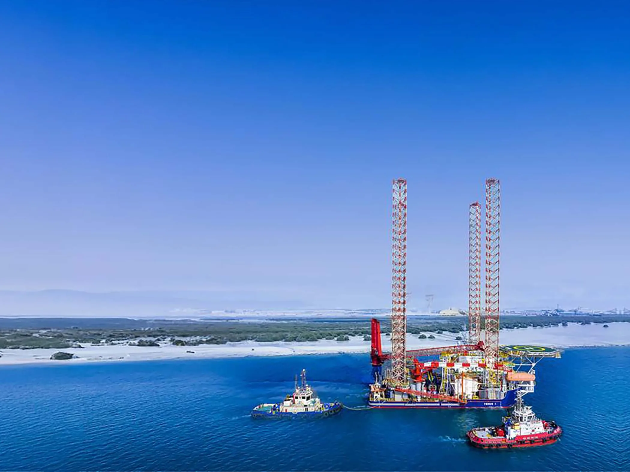 “أدنوك للإمداد والخدمات” تعتمد توزيعات نقدية ضخمة لعام 2025