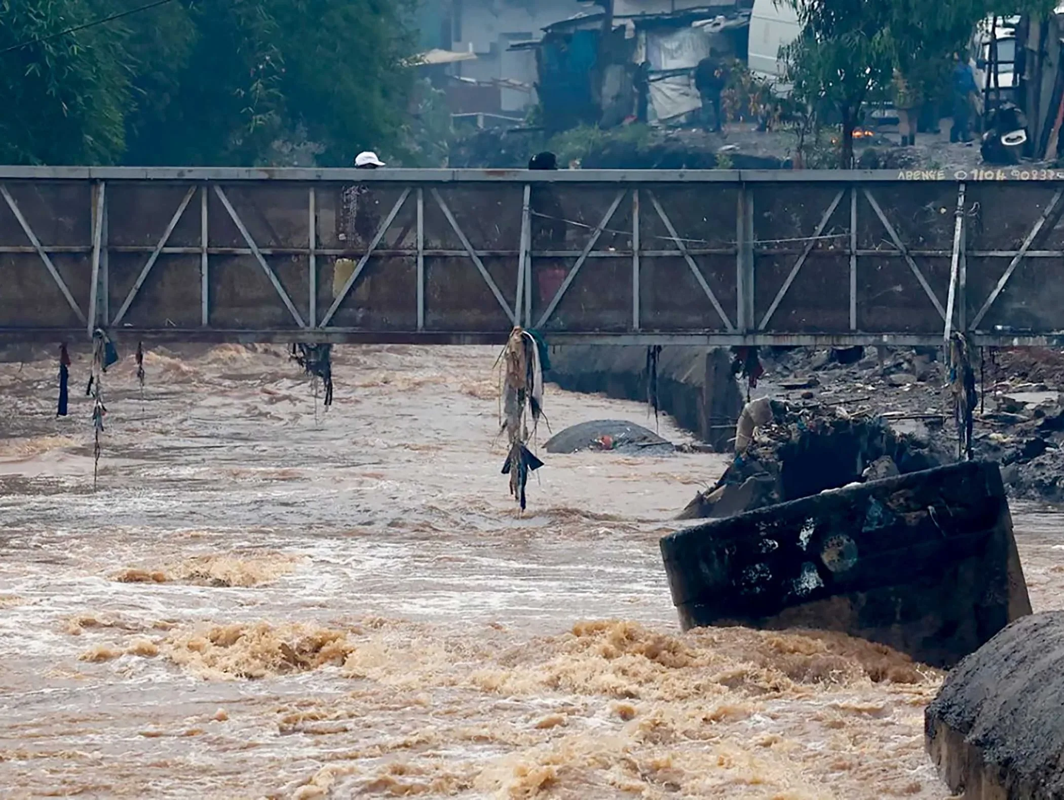 إثيوبيا تعلن الحداد بعد ارتفاع قتلى الفيضانات إلى 80